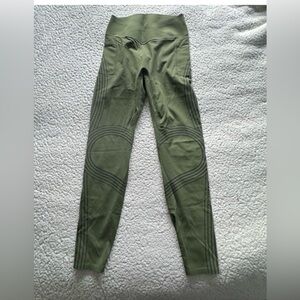 Fanka Yoga Sage Green compression Leggings